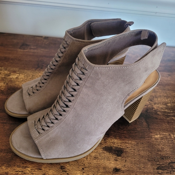 Gap size 10 Taupe braided peep toe heels - Picture 2 of 10